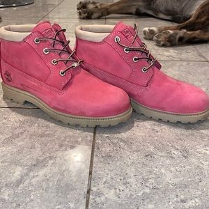 Low rise pink Timberland Boots